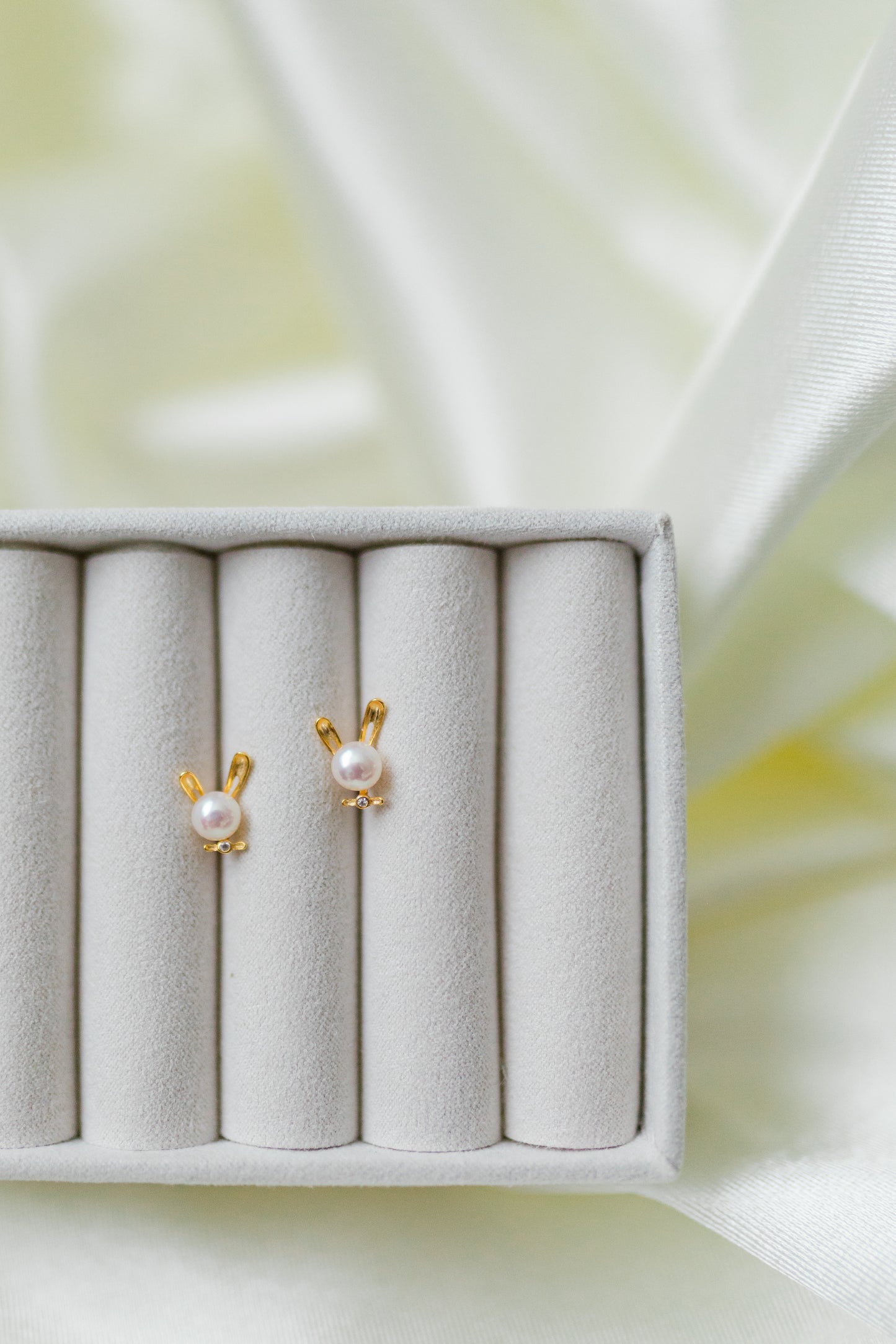 Pearl Bunny Studs