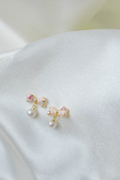 Blush Bow Pearls Earring