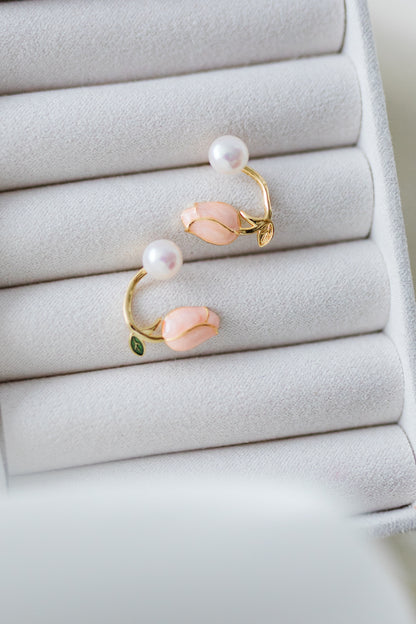 Tulip Whisper Pearl earring