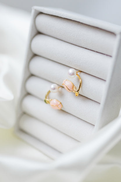 Tulip Whisper Pearl earring