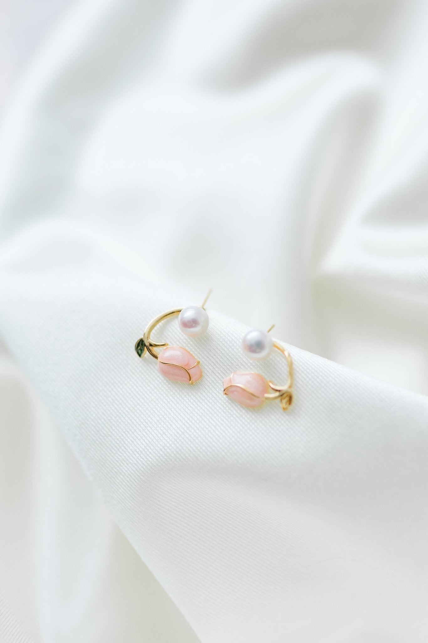 Tulip Whisper Pearl earring - ZG_Pearls14K Gold FilledZG_Pearls14K gold filled